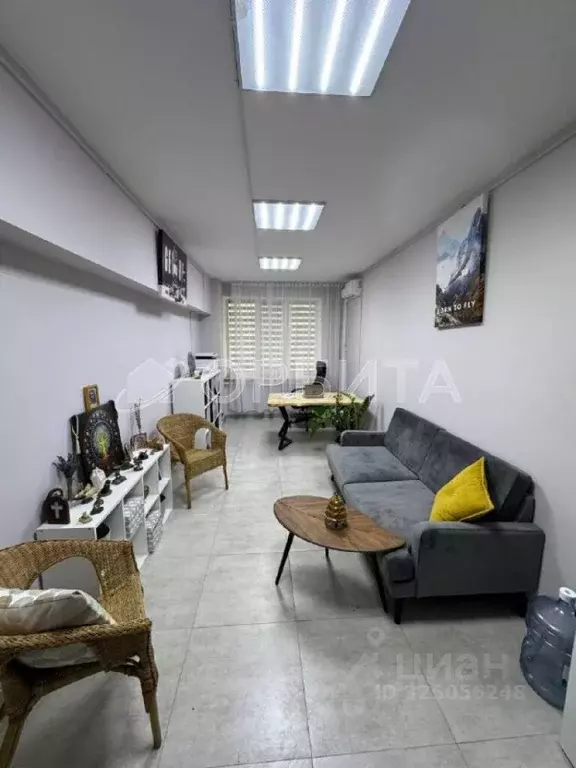 Офис в Тюменская область, Тюмень ул. Республики, 143/2 (19 м) - Фото 1