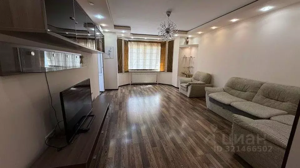 2-к кв. Астраханская область, Астрахань ул. Менжинского, 2к2 (80.0 м) - Фото 1