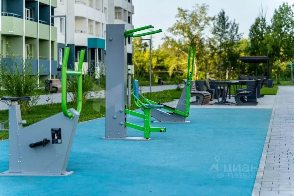 2-к кв. Тюменская область, Тюмень ул. Героев Космоса, 13 (53.3 м) - Фото 1