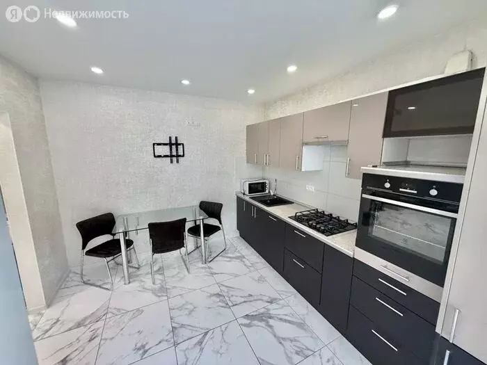 3-комнатная квартира: Калининград, проспект Победы, 80 (90 м) - Фото 2