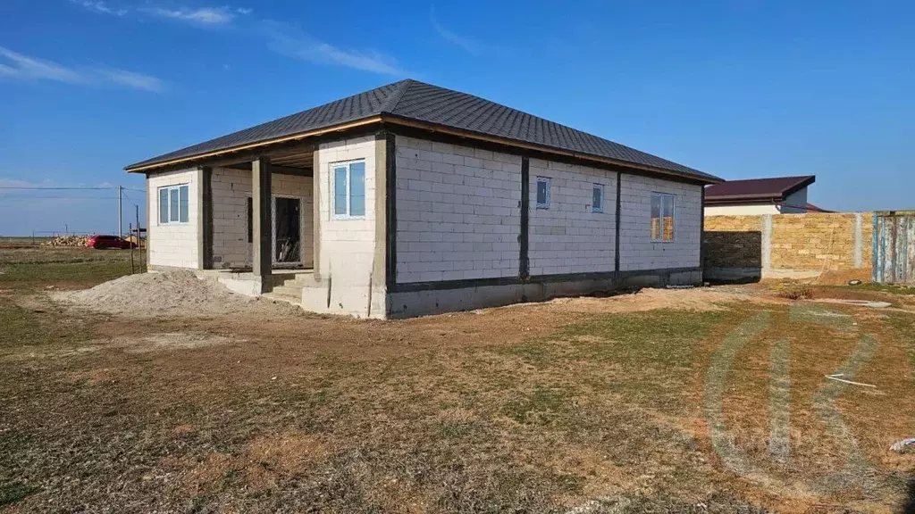 Дом в Крым, Сакский район, с. Молочное ул. Крымская, 26 (175 м) - Фото 2