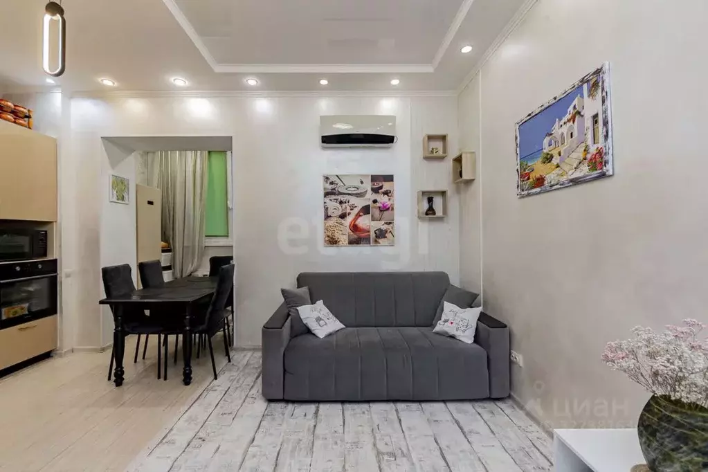 2-к кв. Тюменская область, Тюмень ул. Евгения Богдановича, 16 (64.6 м) - Фото 1