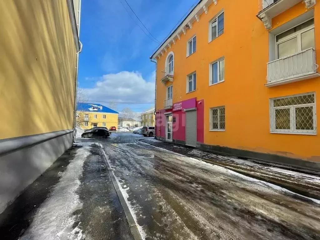 Торговая площадь в Свердловская область, Североуральск ул. Мира, 2 (57 ... - Фото 1