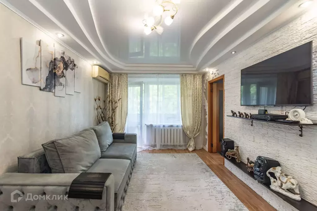 Продаётся 4-к квартира, 60 м - Фото 1