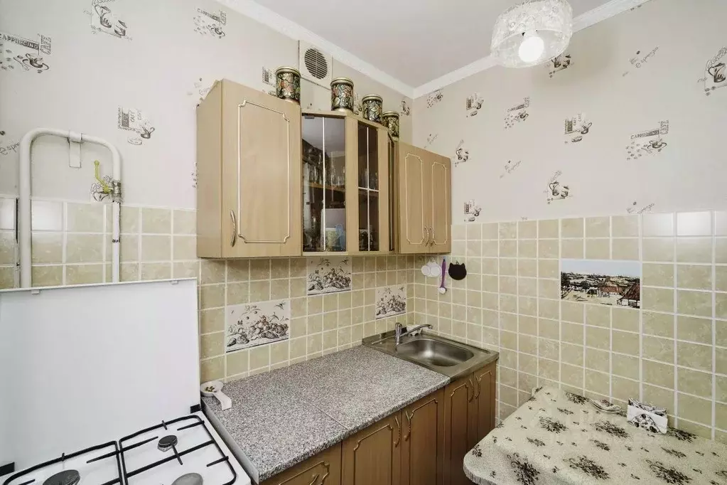 2-к кв. Омская область, Омск Солнечный мкр, ул. Комкова, 3 (45.0 м) - Фото 2