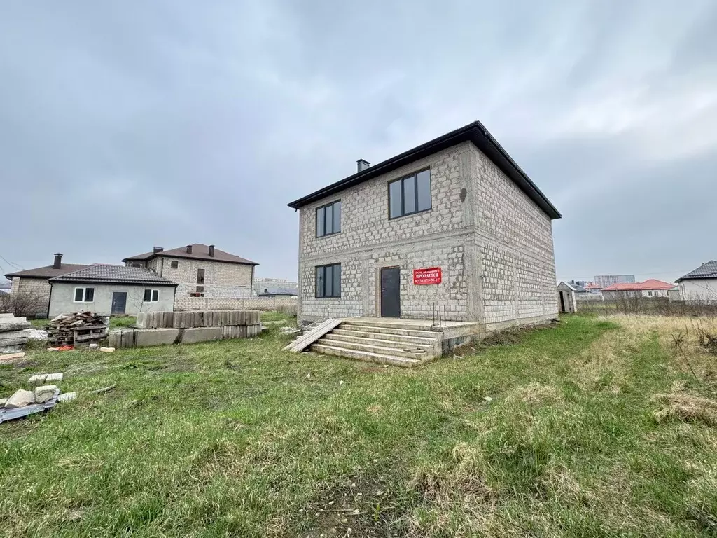 Дом в Кабардино-Балкария, Нальчик ул. Каирова, 81 (260 м) - Фото 1