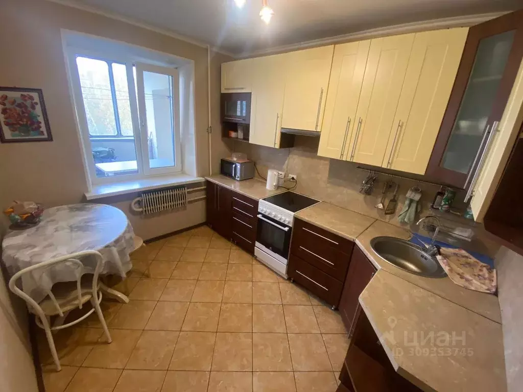 3-к кв. Белгородская область, Белгород ул. Губкина, 42д (76.0 м) - Фото 2