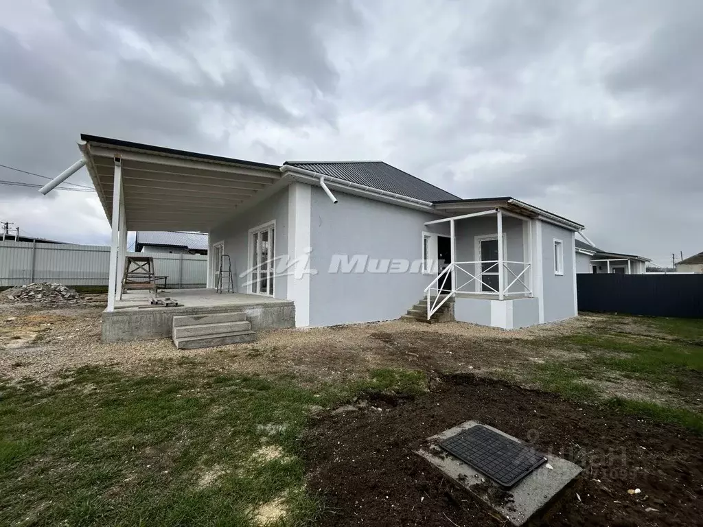 Дом в Крым, Симферопольский район, Добровское с/пос, с. Пионерское ул. ... - Фото 1