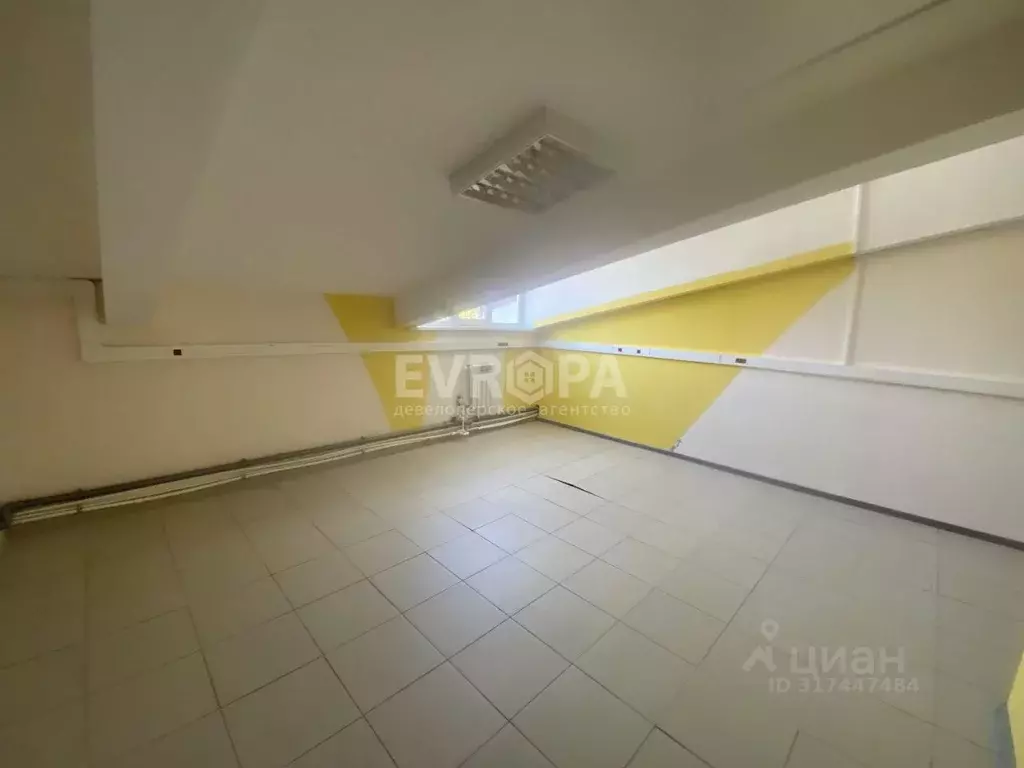Помещение свободного назначения в Ульяновская область, Ульяновск ул. ... - Фото 0