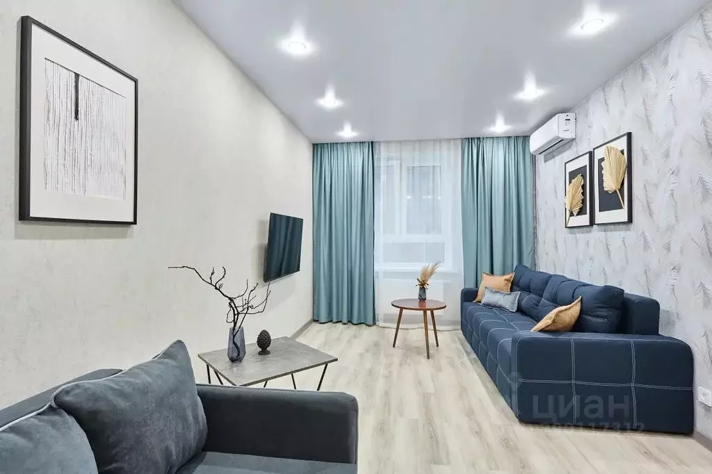 2-к кв. Тюменская область, Тюмень ул. Республики, 204к4 (50.0 м) - Фото 1