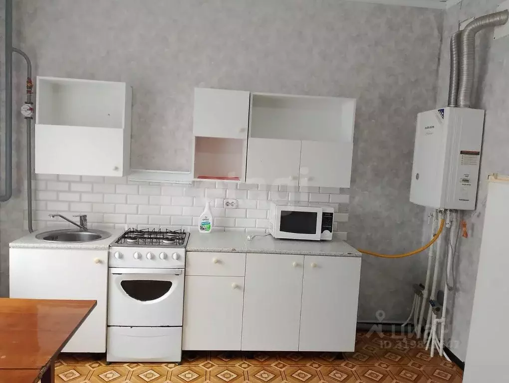1-к кв. Оренбургская область, Оренбургский район, с. Нежинка ул. 70 ... - Фото 0