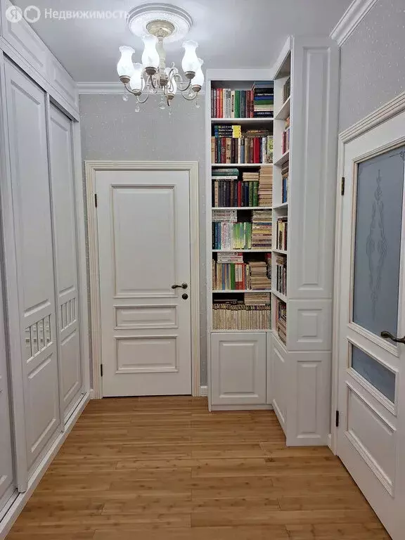 2-комнатная квартира: Екатеринбург, улица Азина, 31 (64.5 м) - Фото 0