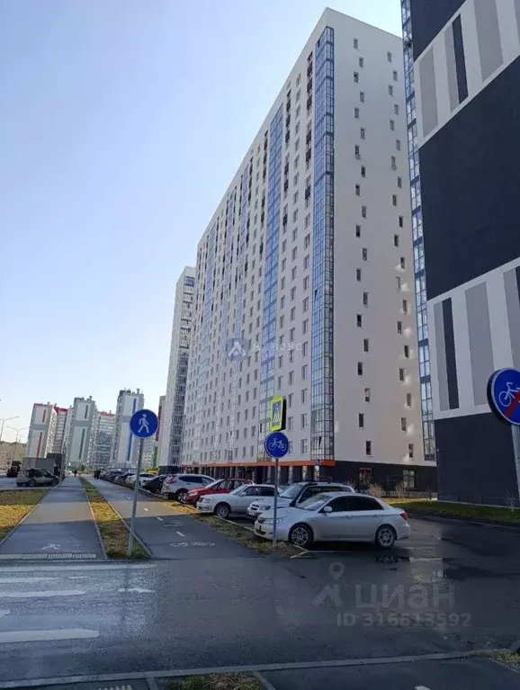 1-к кв. Тюменская область, Тюмень ул. Константина Посьета, 6 (38.0 м) - Фото 0