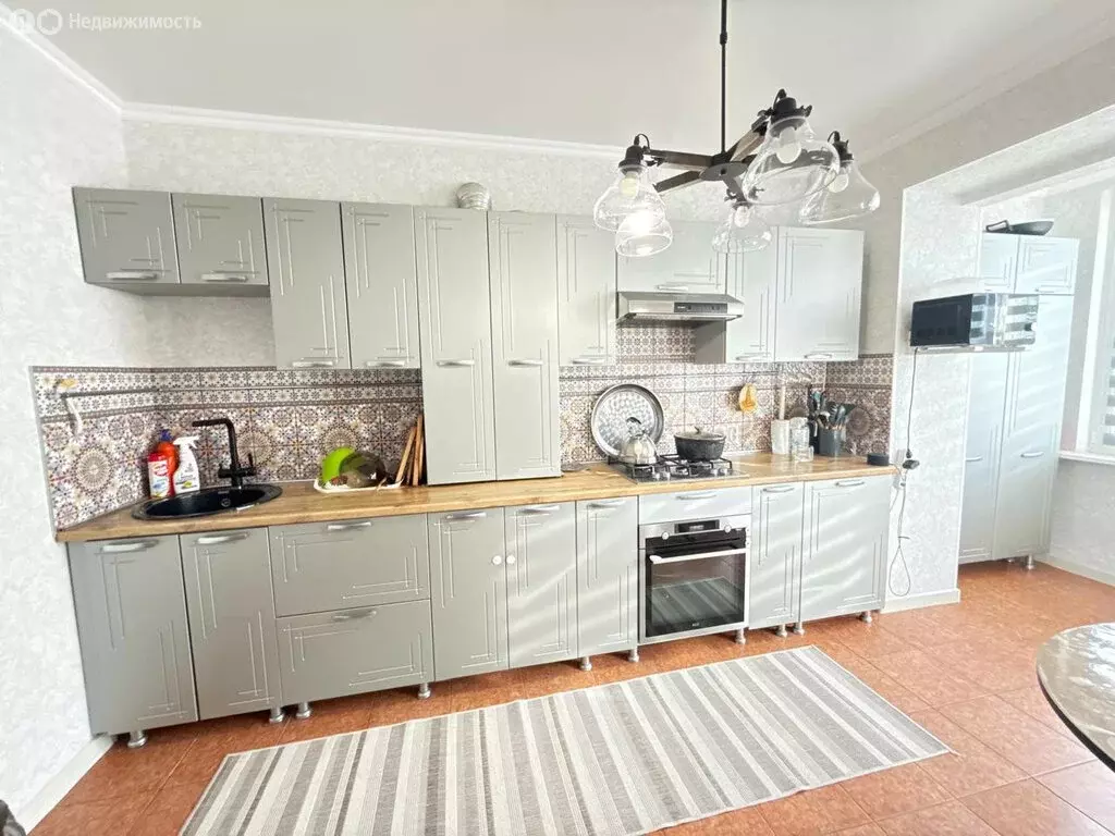 3-комнатная квартира: Астрахань, улица Ахшарумова, 163А (82.2 м) - Фото 1