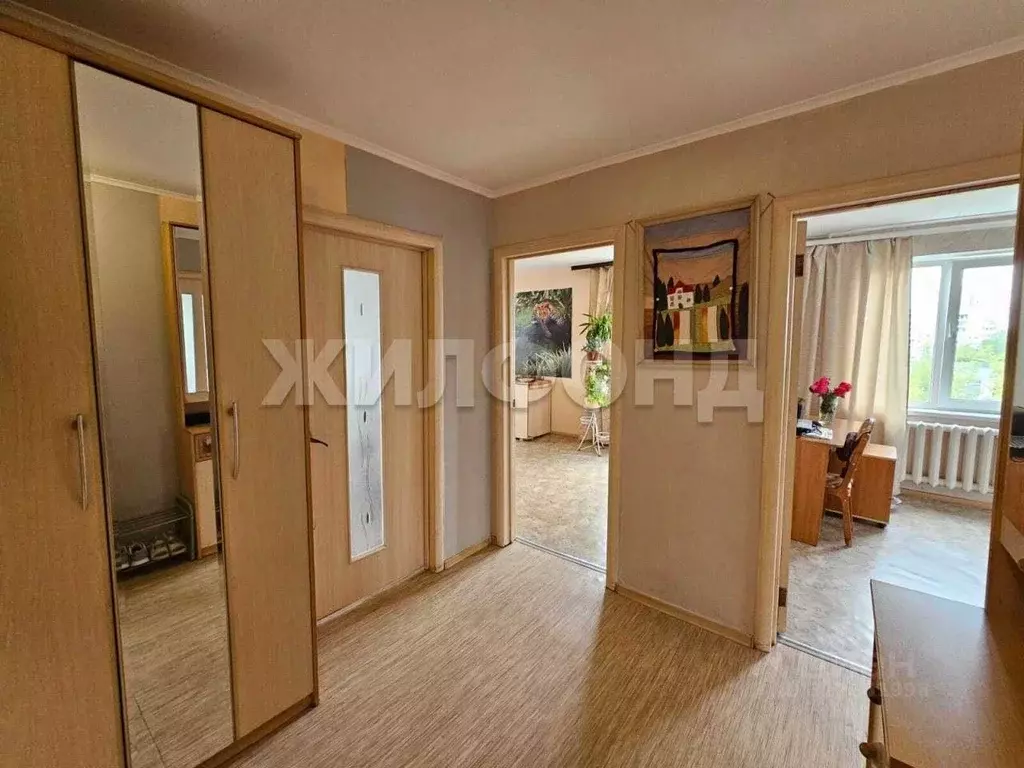 3-к кв. Кемеровская область, Кемерово Октябрьский просп., 56А (62.2 м) - Фото 1