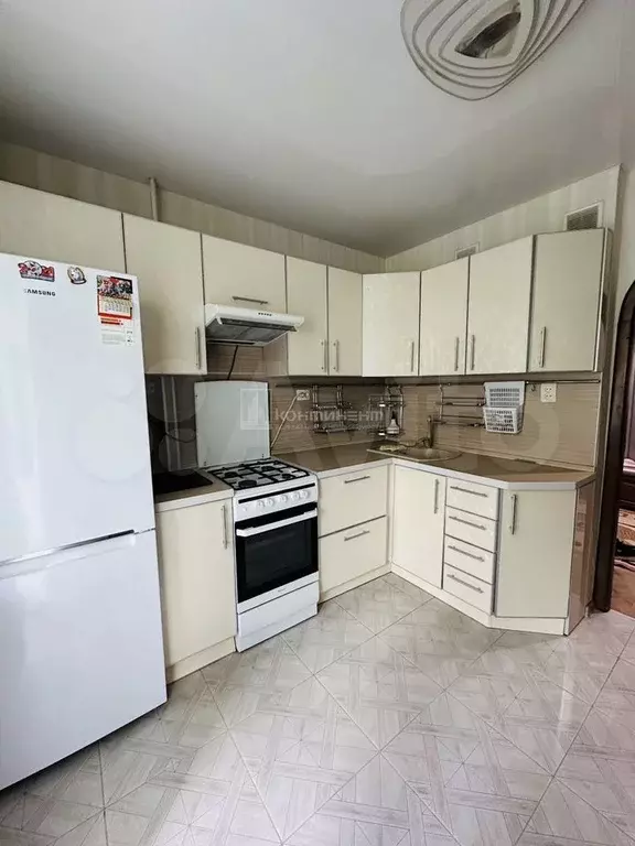 2-к. квартира, 54 м, 2/5 эт. - Фото 0