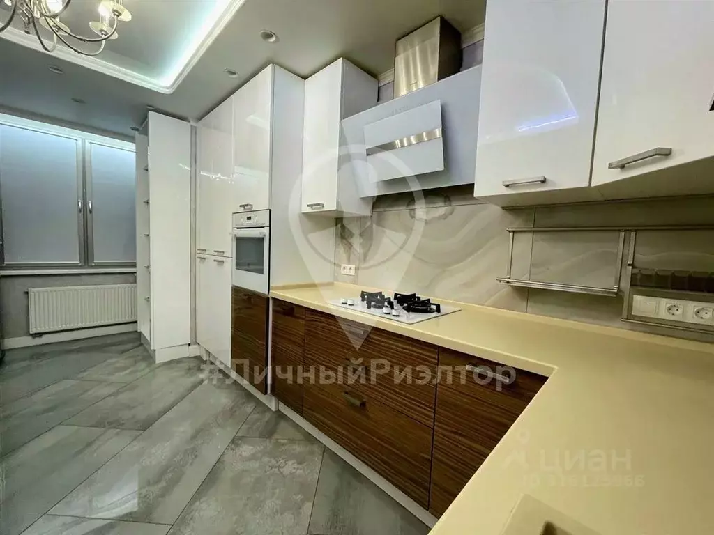 2-к кв. Рязанская область, Рязань ул. Большая, 102 (66.6 м) - Фото 0