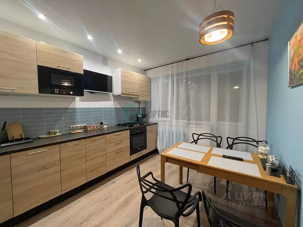 3-к кв. Ярославская область, Ярославль ул. Ньютона, 9 (94.0 м) - Фото 1