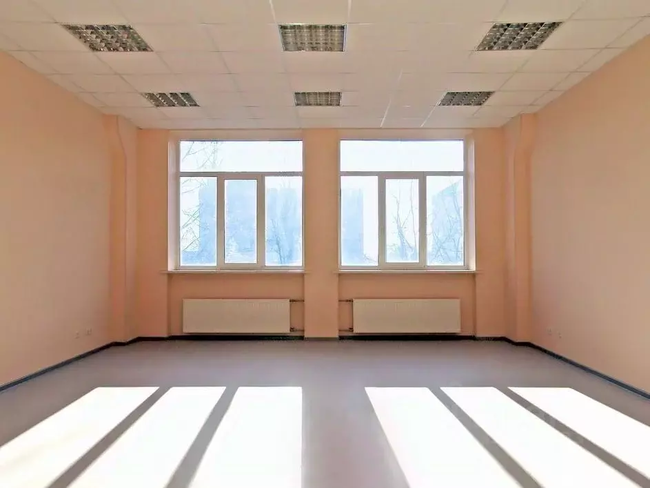 Офис в Санкт-Петербург ул. Коммуны, 67АЕ (200 м) - Фото 1