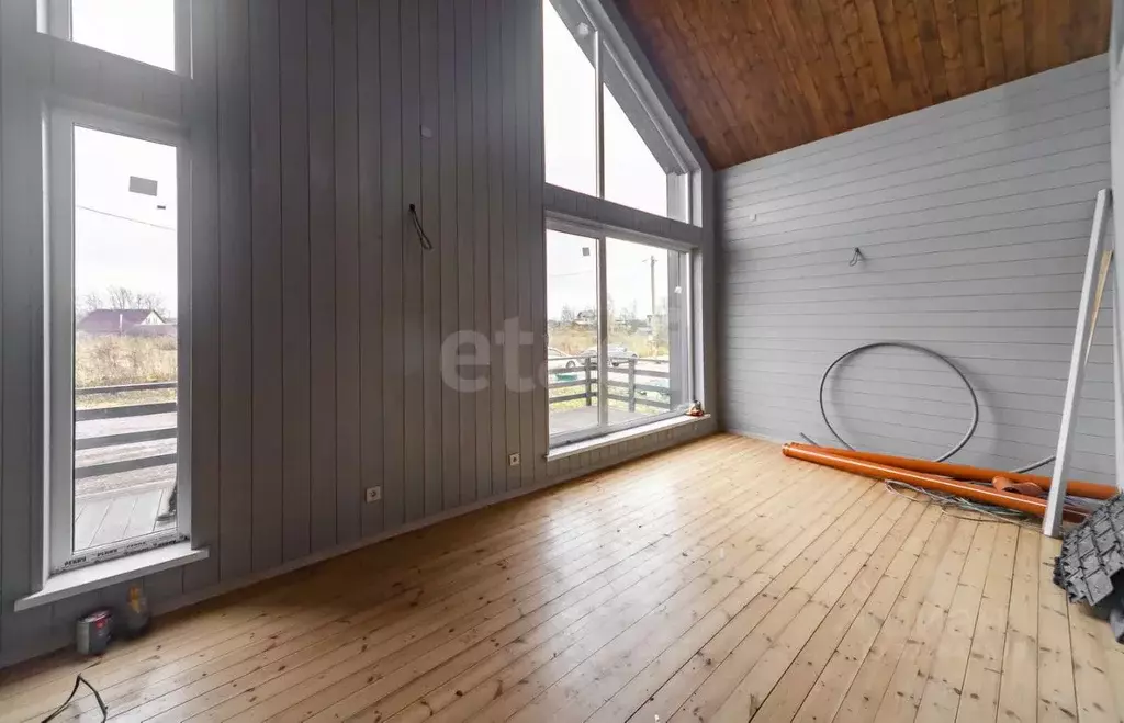 Дом в Ленинградская область, Гатчинский муниципальный округ, д. Бугры ... - Фото 1