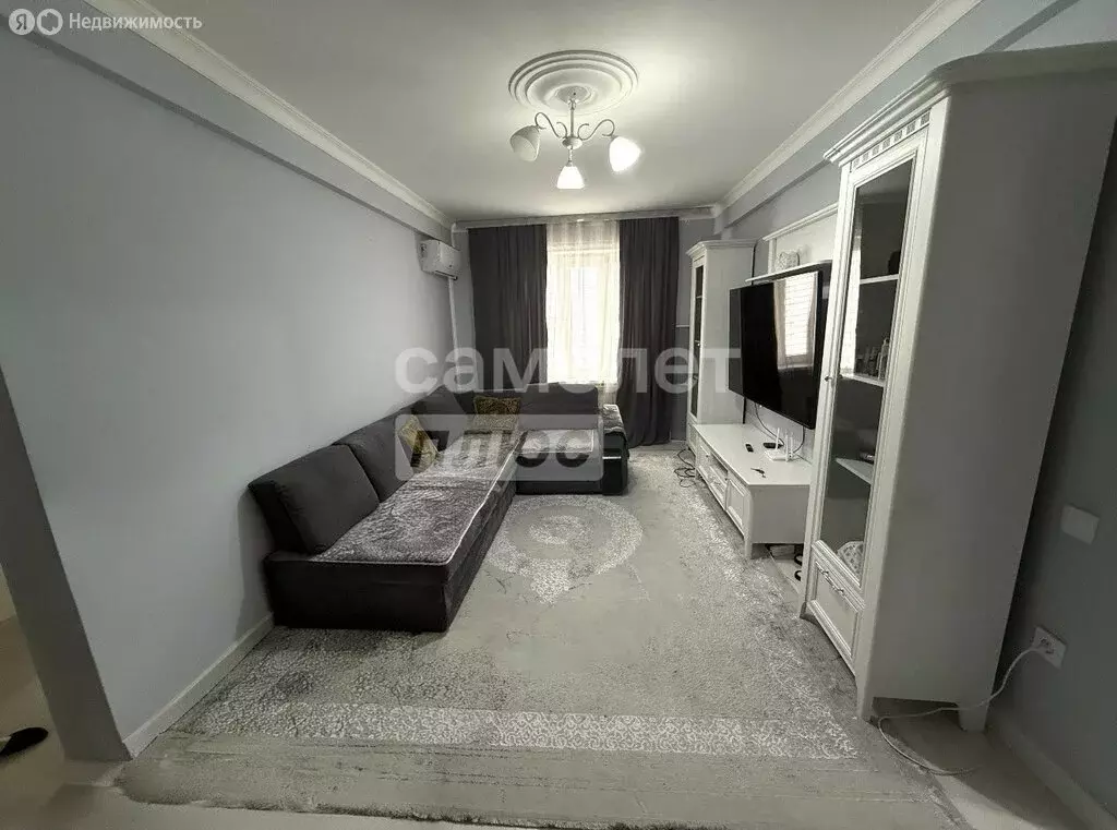 3-комнатная квартира: Каспийск, улица Ленина, 98А (73 м) - Фото 1