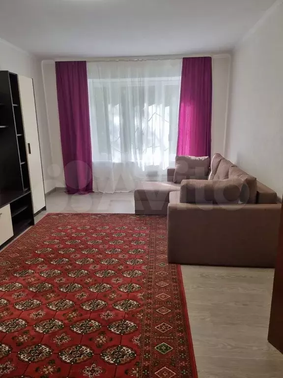 1-к. квартира, 40 м, 1/9 эт. - Фото 1