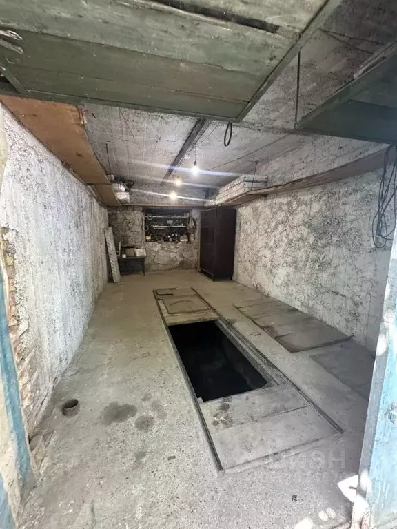 Гараж в Крым, Алушта ул. Октябрьская (20 м) - Фото 2