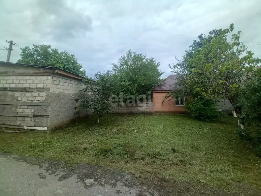 Дом в Ингушетия, Карабулак ул. Суламбека Осканова (157 м) - Фото 1