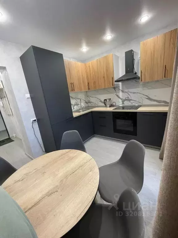 1-к кв. Татарстан, Казань ул. Александра Курынова, 5к4 (36.0 м) - Фото 0