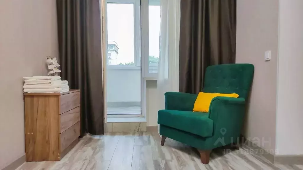 2-к кв. Тюменская область, Тюмень ул. Республики, 94 (50.0 м) - Фото 0