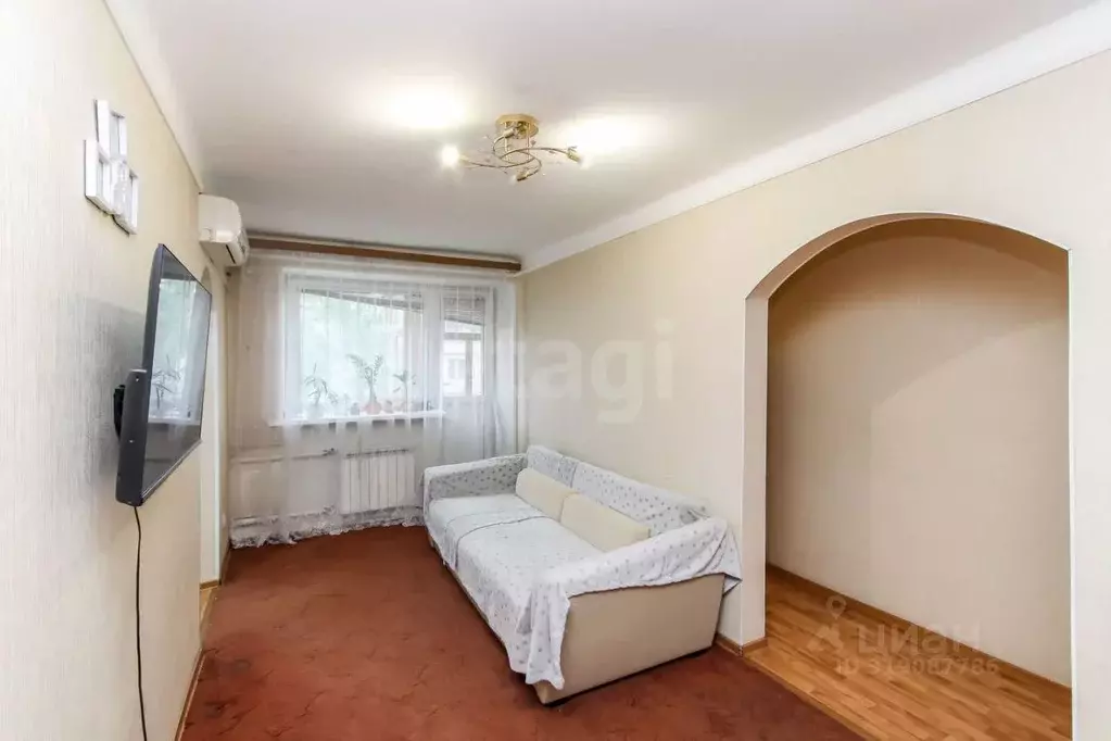 2-к кв. Тюменская область, Тюмень Советская ул., 124 (36.6 м) - Фото 0
