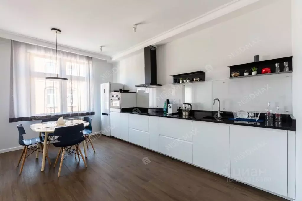 2-к кв. Санкт-Петербург пер. Басков, 2 (81.0 м) - Фото 1