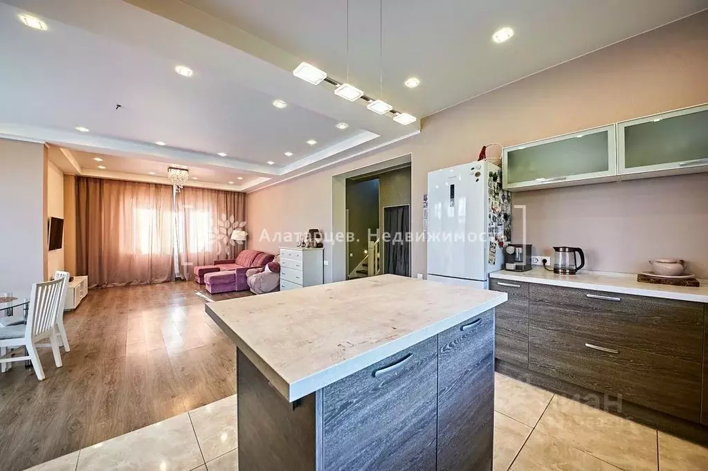 Дом в Томская область, Томск Холмы кп, ул. Радио, 3 (170 м) - Фото 1
