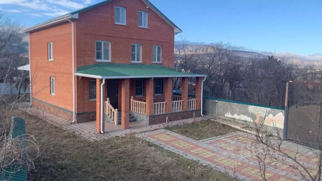 Дом в Ставропольский край, Кисловодск ул. Черняховского, 14А (350 м) - Фото 2