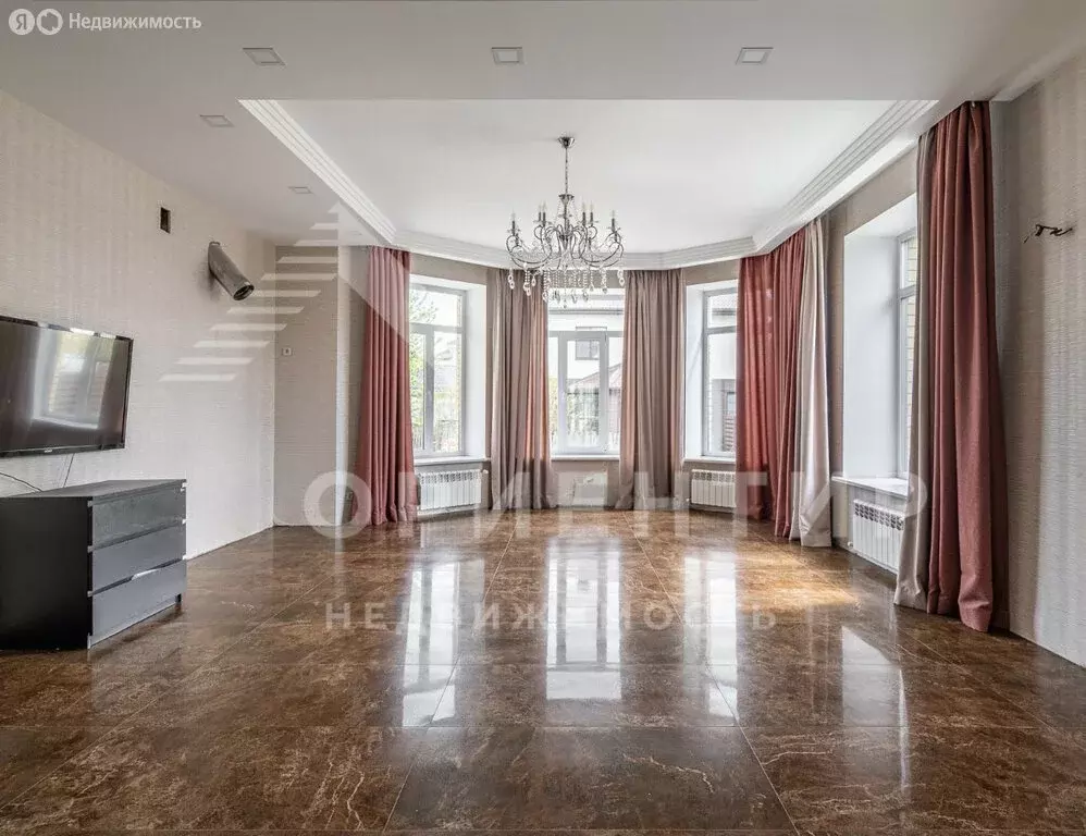 Дом в Верхняя Пышма, улица Металлургов, 24 (400 м) - Фото 1