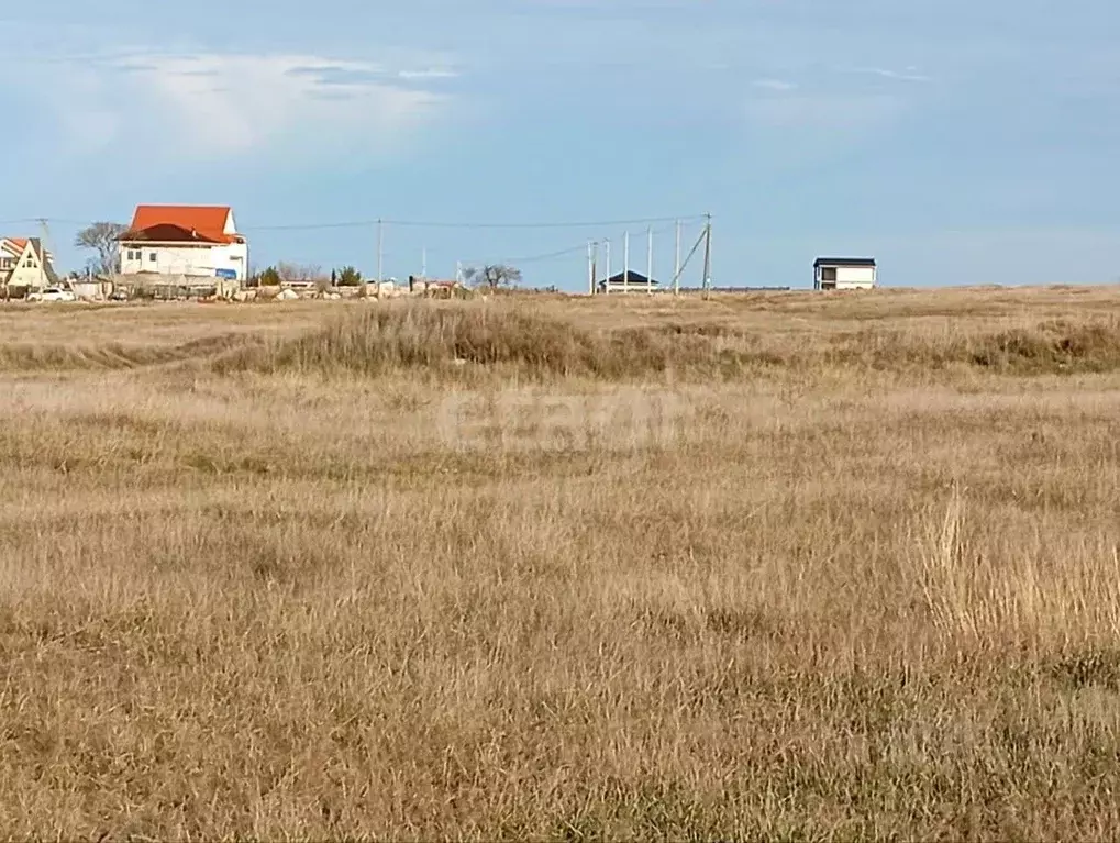 Участок в Крым, Ленинский район, Семисотское с/пос, с. Каменское ул. ... - Фото 1