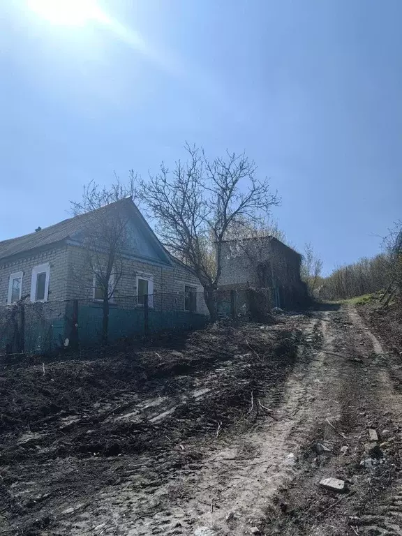 Дом в Саратовская область, Саратов пос. Мирный, ул. Камчатская, 2А (76 ... - Фото 1