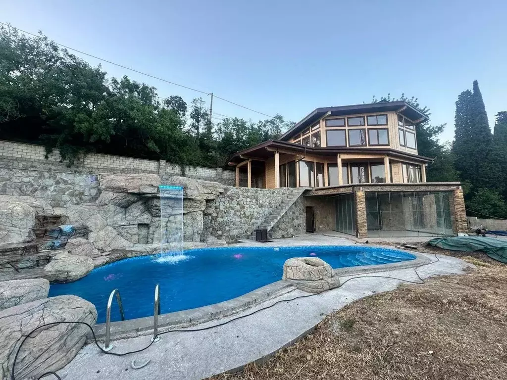 Дом в Крым, Ялта муниципальный округ, Массандра пгт ул. Стахановская ... - Фото 1