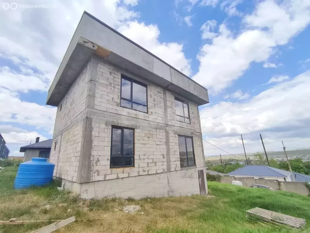 Дом в село Доброе, Ягодная улица (250 м) - Фото 1