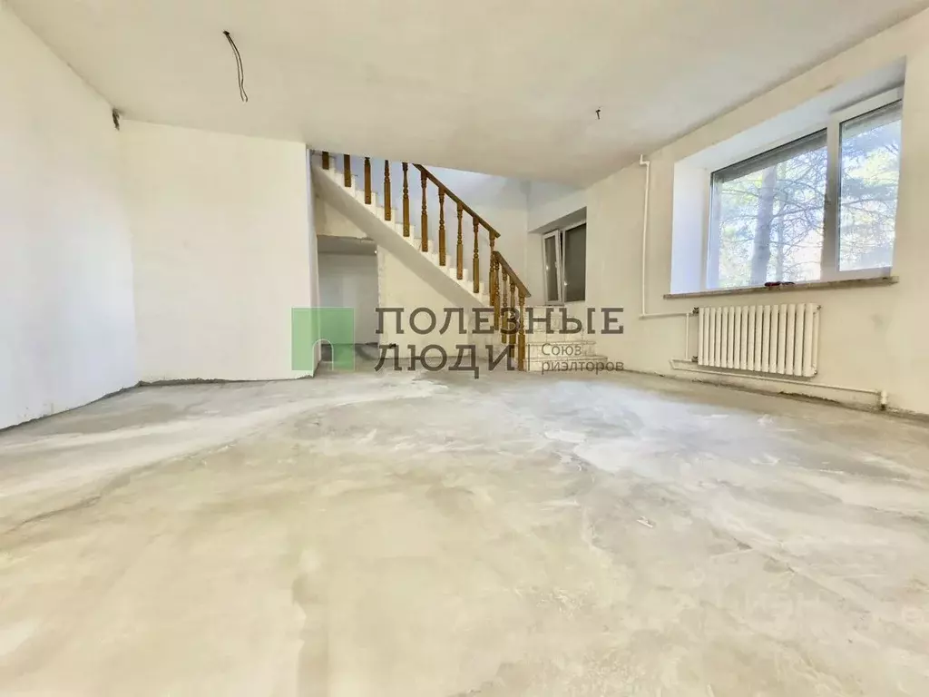 5-к кв. Хабаровский край, Хабаровск Тихоокеанская ул., 222 (242.0 м) - Фото 0