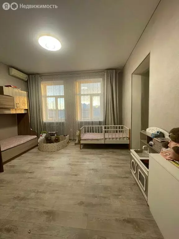 3-комнатная квартира: Новороссийск, улица Робеспьера, 5 (60 м) - Фото 0