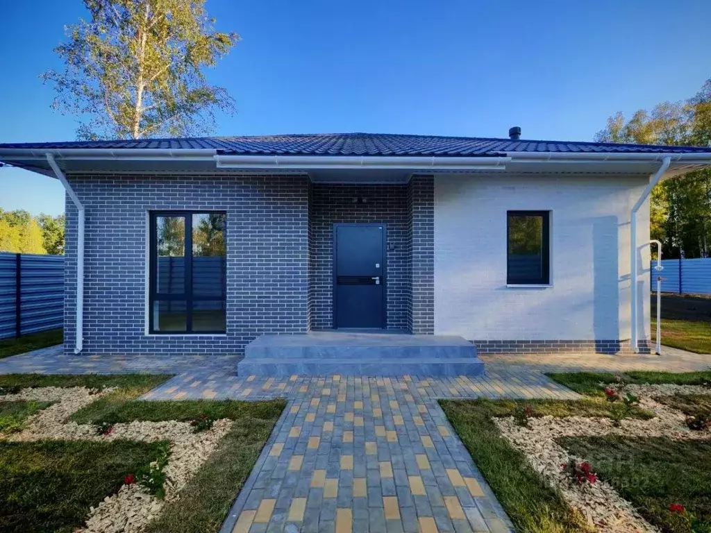 Дом в Курская область, Октябрьский район, Большедолженковский ... - Фото 0