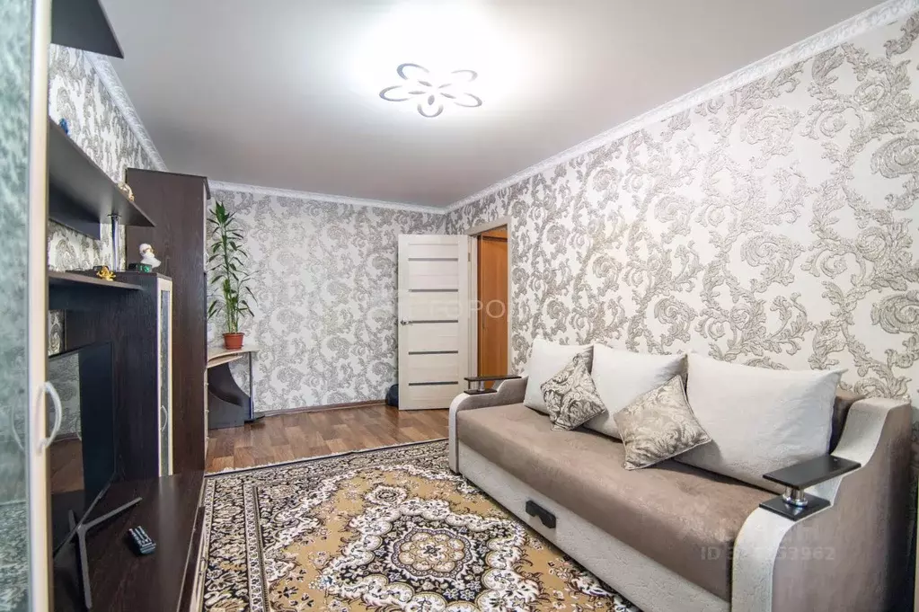 2-к кв. Алтайский край, Барнаул ул. Малахова, 101 (46.2 м) - Фото 0