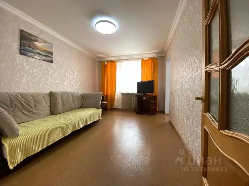 2-к кв. Сахалинская область, Южно-Сахалинск Амурская ул., 102 (45.0 м) - Фото 1