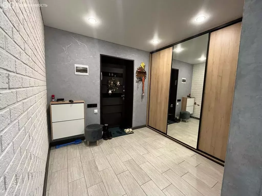 3-комнатная квартира: Заводоуковск, Октябрьская улица, 2 (57.4 м) - Фото 2