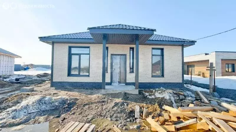 Дом в село Новотроицкое, Осенняя улица (100 м) - Фото 2