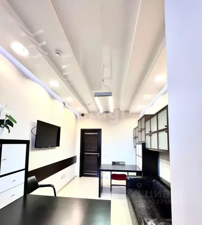 Помещение свободного назначения в Тюменская область, Тюмень ул. ... - Фото 1