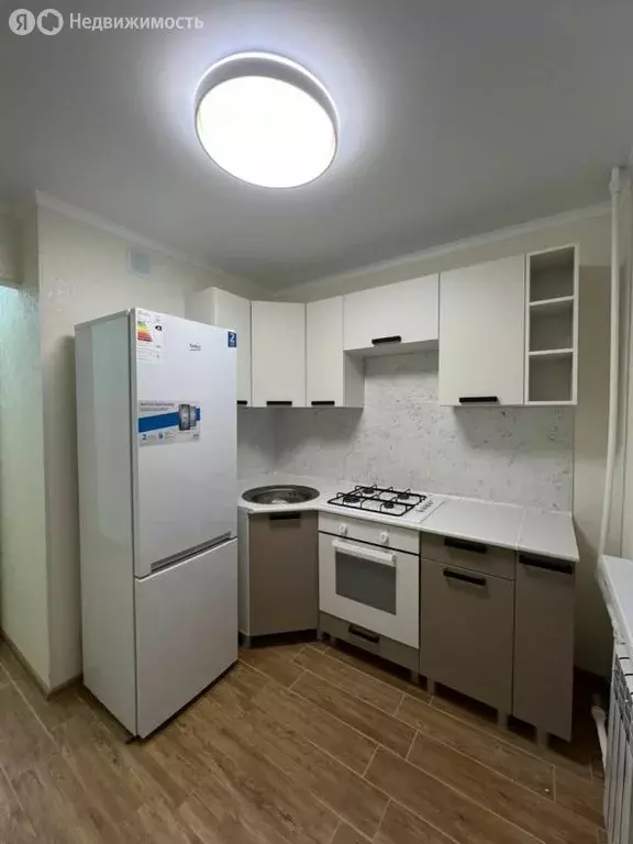 3-комнатная квартира: Курган, улица Куйбышева, 169 (56.4 м) - Фото 1