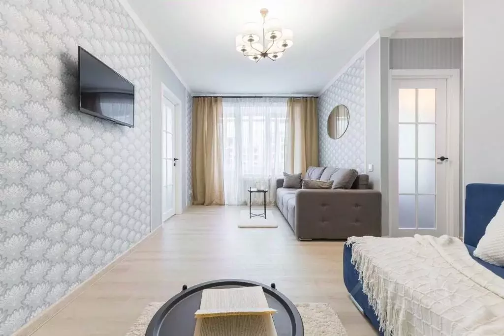 2-к кв. Татарстан, Казань ул. Гаяза Исхаки, 1 (45.0 м) - Фото 1