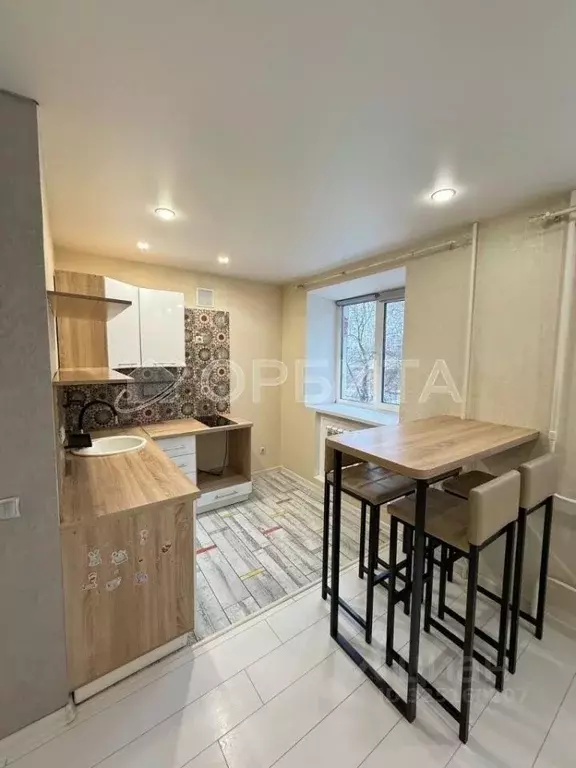 2-к кв. Тюменская область, Тюмень ул. Свердлова, 2 (43.0 м) - Фото 1